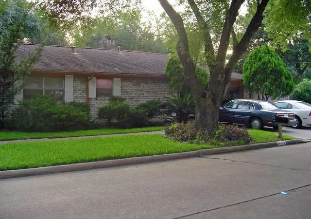 Photo 3 of Single family home for sale at 6202 Wagonwheel Cir, Houston, TX 77088 | MLS# 70949097 | Listing updated on 2026-04-17