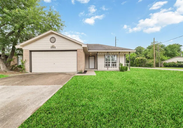 Homes for sale in Tomball, TX | 1002 Afton Ct, Tomball, TX 77375 | MLS# 6923990