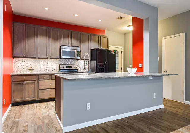 Photo 4 of Sale Pending at 4001 Tanglewilde St #404, Houston, TX 77063 | MLS# 16429531 | Listing updated on 2026-09-19