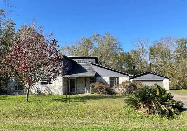2nd image of 176 Circle Dr, Onalaska, TX 77360 | MLS# 39872583