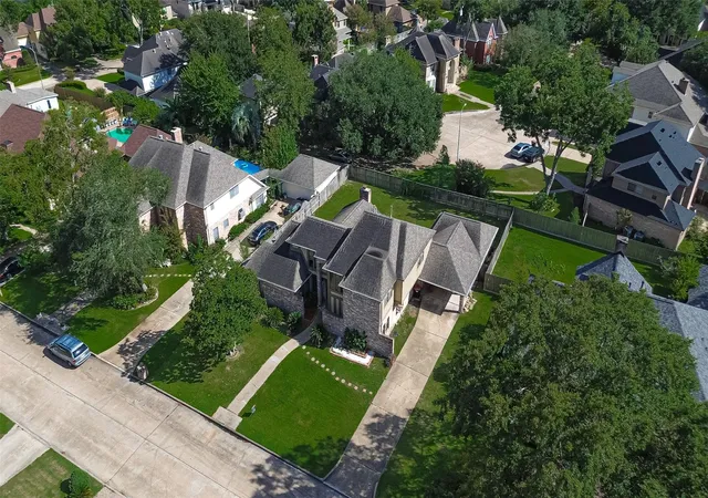 Photo 1 of Sale Pending at 14819 Alderwick Dr, Sugar Land, TX 77498 | MLS# 38037566 | Listing updated on 2026-09-14