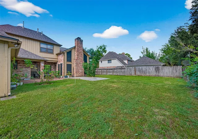 Photo 32 of Sale Pending at 14819 Alderwick Dr, Sugar Land, TX 77498 | MLS# 38037566 | Listing updated on 2026-09-14