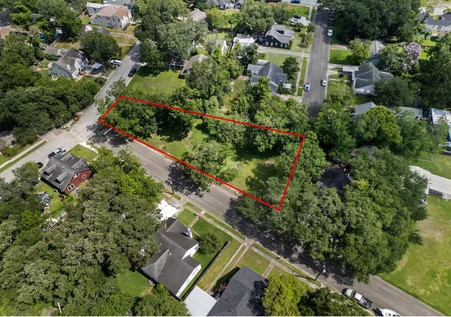 Homes for sale in Baytown, TX | 214 W Hunnicutt St, Baytown, TX 77520 | MLS# 95837251