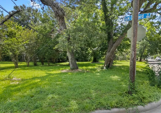 Homes for sale in Baytown, TX | 214 W Hunnicutt St, Baytown, TX 77520 | MLS# 95837251