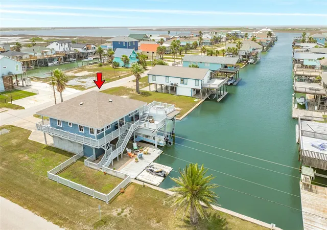 2nd image of 202 Schooner Dr, Freeport, TX 77541 | MLS# 88255664