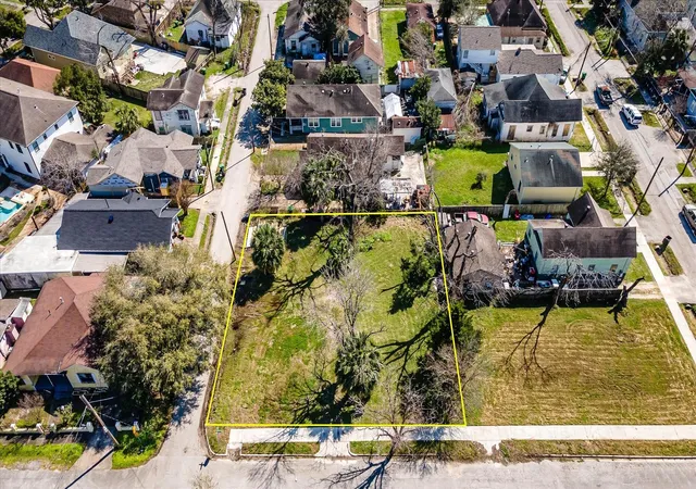Photo 3 of Land for sale at 1212 Pinckney St, Houston, TX 77009 | MLS# 97612527 | Listing updated on 2026-01-26