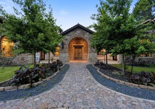 2nd image of 2426 Blue Lake Dr, Magnolia, TX 77354 | MLS# 52853028