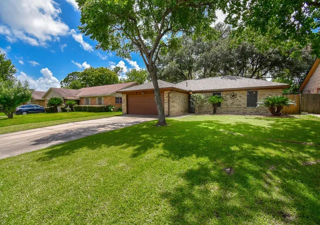 1st image of 2014 Jones St, Rosenberg, TX 77471 | MLS# 61891088