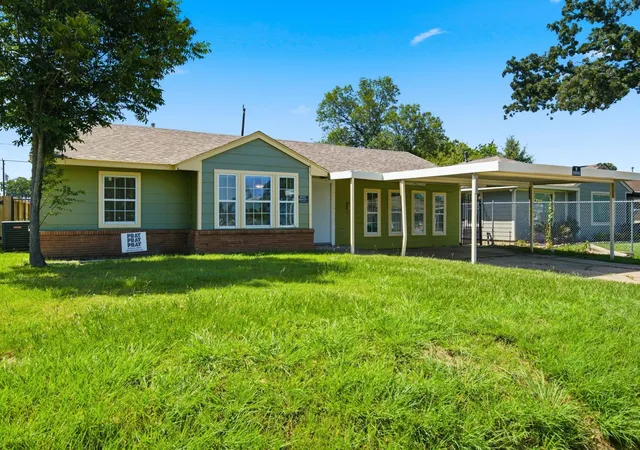 Photo 1 of Multi family home for sale at 702 Redondo Dr, Houston, TX 77015 | MLS# 86167785 | Listing updated on 2026-09-02
