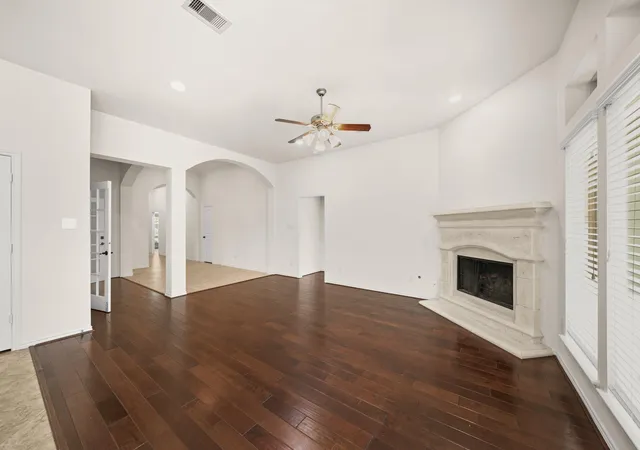 5th image of 2634 Night Song Dr, Pearland, TX 77584 | MLS# 74648506