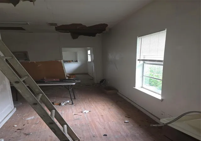 Photo 3 of Single family home for sale at 5213 Lindsay St, Houston, TX 77023 | MLS# 81795302 | Listing updated on 2026-08-22