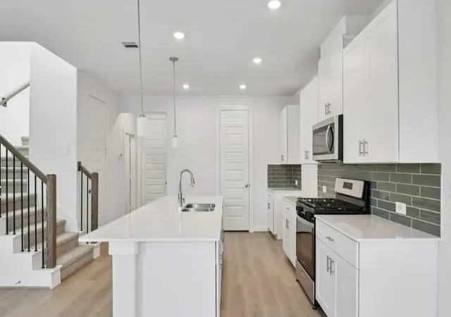 2nd image of 2210 Blue Heron Dr, Kemah, TX 77565 | MLS# 52210888