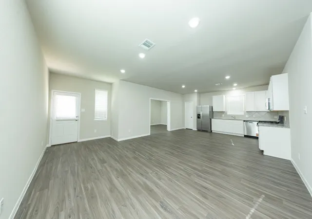 Photo 4 of Single family home for sale at 3074 Nickell Back Dr, Conroe, TX 77301 | MLS# 70652464 | Listing updated on 2026-07-07