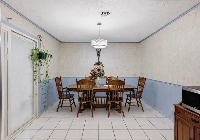 4th image of 10922 Ivyridge Rd, Houston, TX 77043 | MLS# 22636772