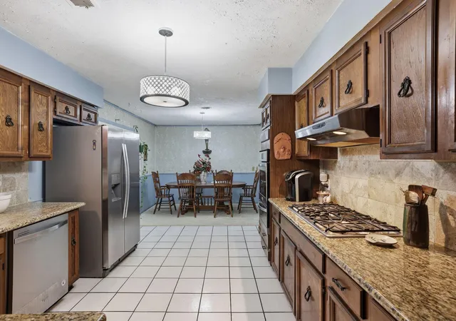 5th image of 10922 Ivyridge Rd, Houston, TX 77043 | MLS# 22636772