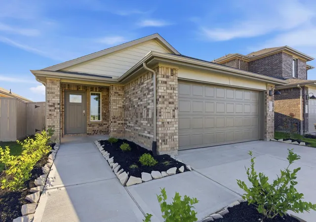 Photo 2 of Sale Pending at 3422 Horeshoe Trl Rd, League City, TX 77573 | MLS# 23144474 | Listing updated on 2026-08-03