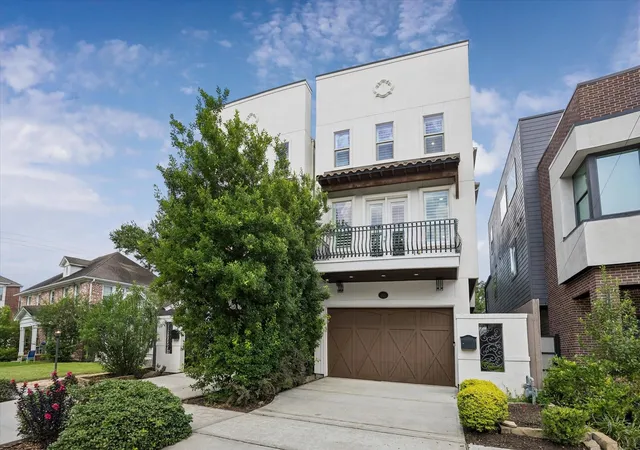 Photo 1 of Single family home for sale at 2111 Huldy St, Houston, TX 77019 | MLS# 54583769 | Listing updated on 2026-09-12
