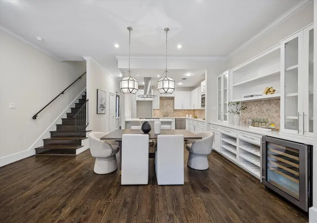 Photo 3 of Single family home for sale at 2111 Huldy St, Houston, TX 77019 | MLS# 54583769 | Listing updated on 2026-09-12