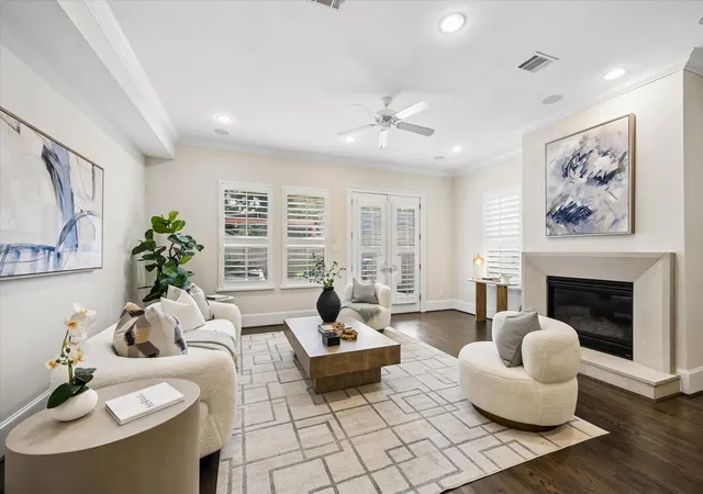 Photo 3 of Single family home for sale at 2111 Huldy St, Houston, TX 77019 | MLS# 54583769 | Listing updated on 2026-09-12