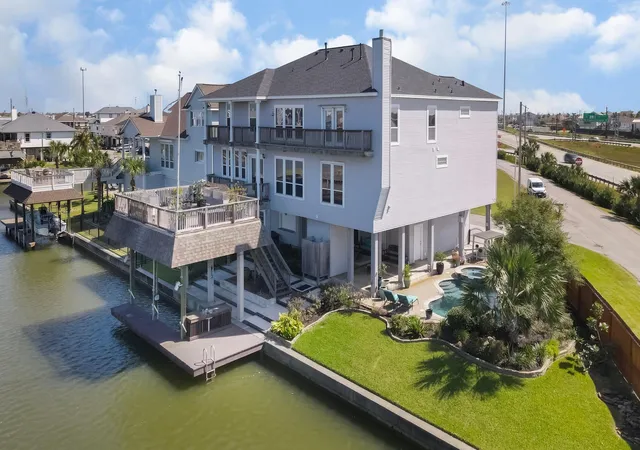 1st image of 1 S Pintail St, La Marque, TX 77568 | MLS# 15815054