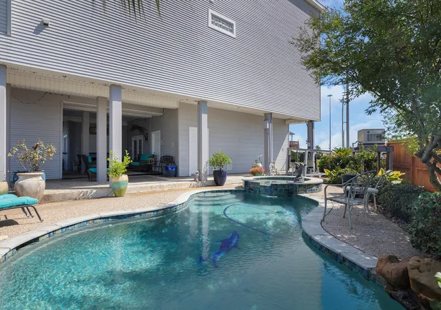 Photo 3 of Single family home for sale at 1 S Pintail St, La Marque, TX 77568 | MLS# 15815054 | Listing updated on 2026-07-30