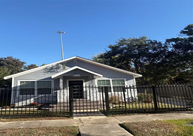 Photo 1 of Single family home for sale at 3021 Gray St, Houston, TX 77004 | MLS# 25650326 | Listing updated on 2026-09-10