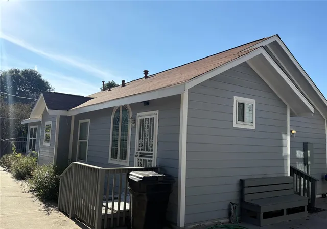Photo 4 of Single family home for sale at 3021 Gray St, Houston, TX 77004 | MLS# 25650326 | Listing updated on 2026-09-10