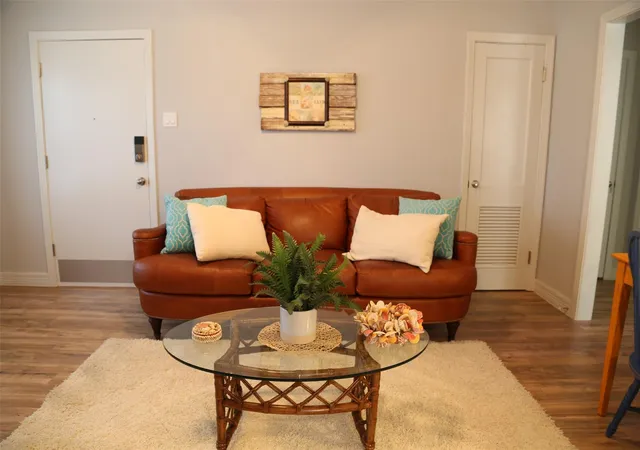 Photo 4 of Sale Pending at 2308 53Rd St, Galveston, TX 77551 | MLS# 6864009 | Listing updated on 2025-09-20