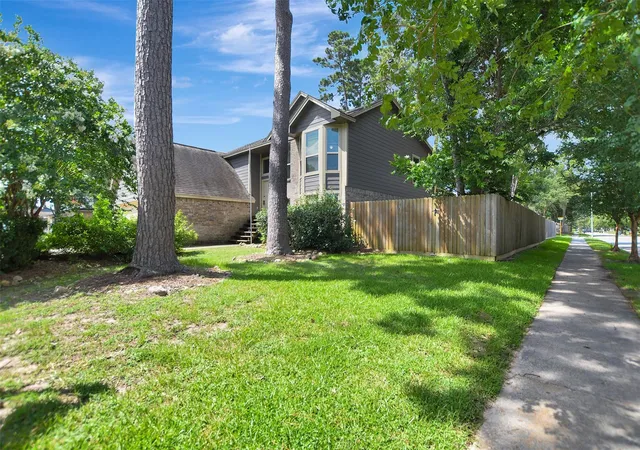 Photo 2 of Single family home for sale at 17327 Thorhill St, Spring, TX 77379 | MLS# 95616563 | Listing updated on 2026-08-21