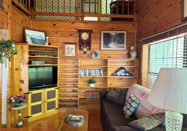 5th image of 190 Woodpecker Dr, Livingston, TX 77351 | MLS# 96723190