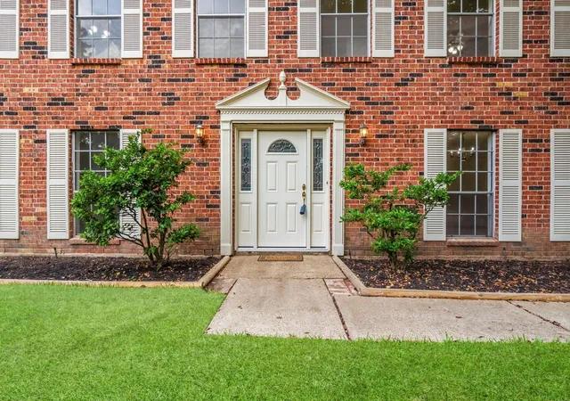 Photo 4 of Sale Pending at 3210 Village Park Dr, Kingwood, TX 77339 | MLS# 94079948 | Listing updated on 2026-09-16