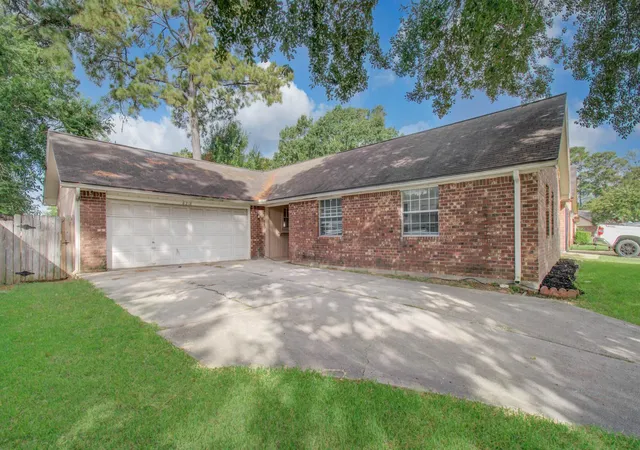 Photo 3 of Single family home for sale at 6218 Forestgate Dr, Spring, TX 77373 | MLS# 30246241 | Listing updated on 2026-09-04