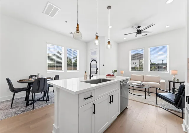 Photo 2 of Single family home for sale at 2213 Springwood Vista Ln, Houston, TX 77055 | MLS# 81606198 | Listing updated on 2026-09-20
