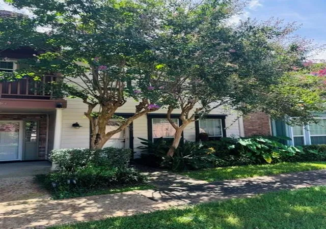Photo 1 of Townhouse for sale at 5800 Lumberdale Rd #90, Houston, TX 77092 | MLS# 33095749 | Listing updated on 2026-09-10