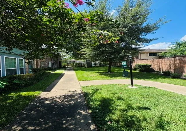 Photo 3 of Townhouse for sale at 5800 Lumberdale Rd #90, Houston, TX 77092 | MLS# 33095749 | Listing updated on 2026-09-10