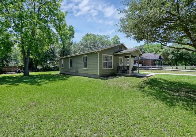 3rd image of 805 Webb St, Conroe, TX 77301 | MLS# 23793924