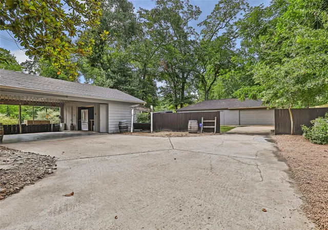 Photo 3 of Sale Pending at 20 Little John Ln, Dayton, TX 77535 | MLS# 37584408 | Listing updated on 2026-09-15