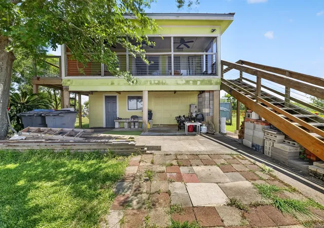 Homes for sale in Palacios, TX | 228 Speckled Trout Loop, Palacios, TX 77465 | MLS# 67172491