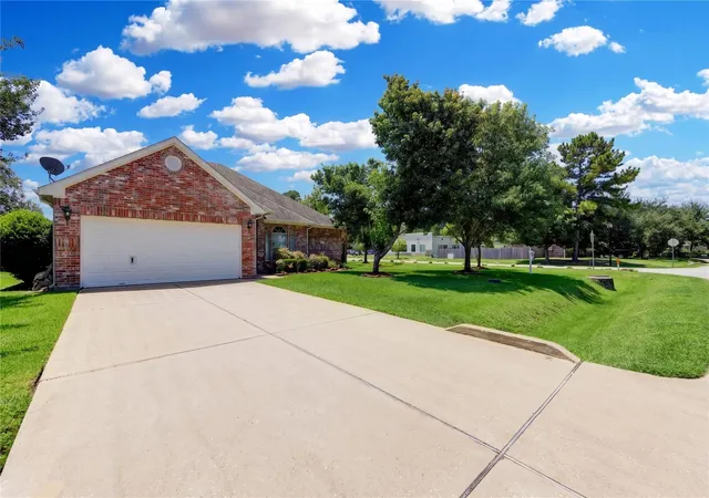 3rd image of 9227 Hidden Lake E, Magnolia, TX 77354 | MLS# 53610528