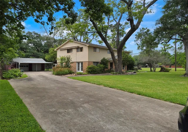 3rd image of 102 Post Oak, Lake Jackson, TX 77566 | MLS# 55008275