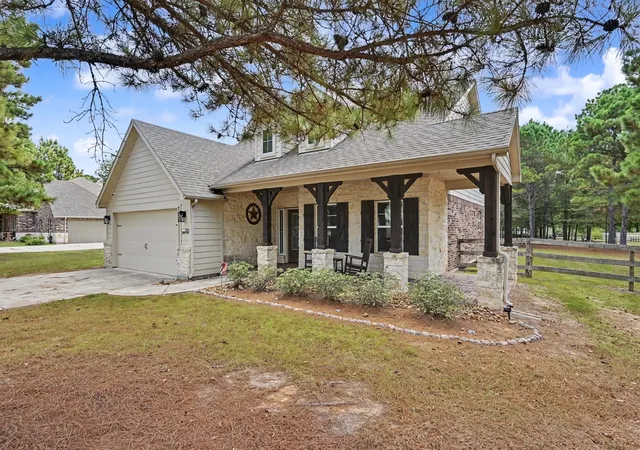 Photo 3 of Sale Pending at 9175 Wapiti Trl, Conroe, TX 77303 | MLS# 40848494 | Listing updated on 2026-09-10