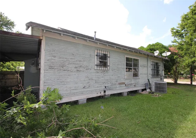 Photo 4 of Single family home for sale at 5352 Bell St, Houston, TX 77023 | MLS# 91022964 | Listing updated on 2026-07-16