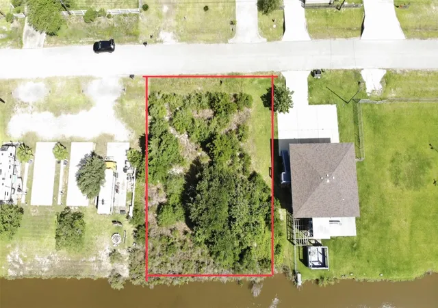 2nd image of O Schlitz, Hitchcock, TX 77563 | MLS# 64038181
