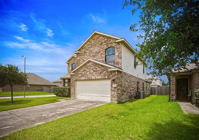 Photo 3 of Single family home for sale at 9203 Sasson Blvd, Houston, TX 77044 | MLS# 56696984 | Listing updated on 2026-09-01