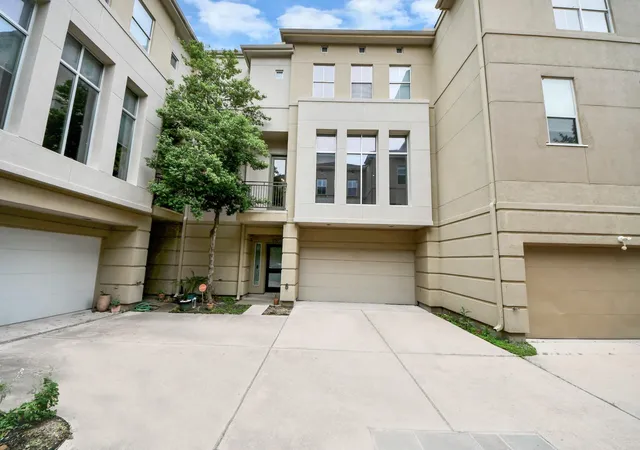 3rd image of 1112 Columbus St #B, Houston, TX 77019 | MLS# 73037797