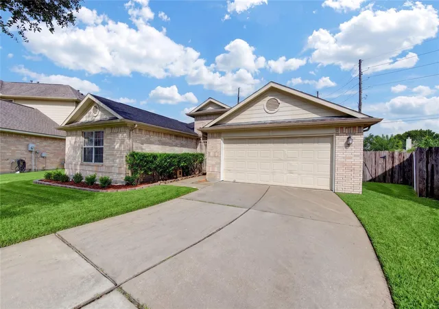 Homes for sale in Stafford, TX | 702 Hollyhock Dr, Stafford, TX 77477 | MLS# 30847666