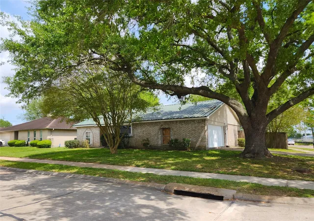 Photo 2 of Single family home for sale at 3315 Ashwyne Ct, La Porte, TX 77571 | MLS# 63007879 | Listing updated on 2026-09-03