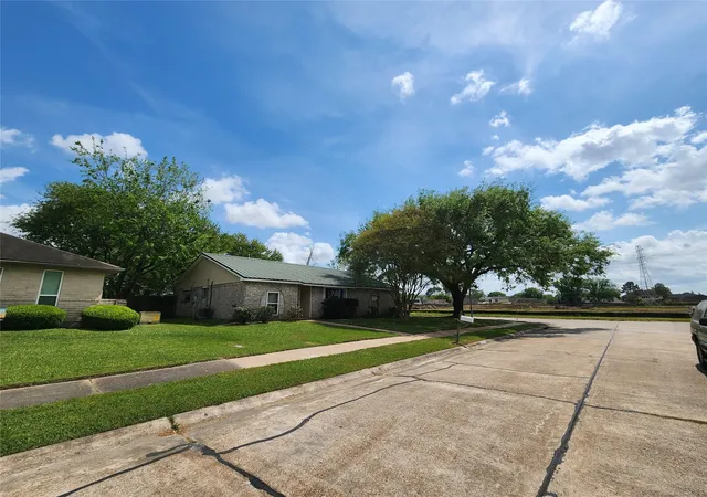 Photo 3 of Single family home for sale at 3315 Ashwyne Ct, La Porte, TX 77571 | MLS# 63007879 | Listing updated on 2026-09-03