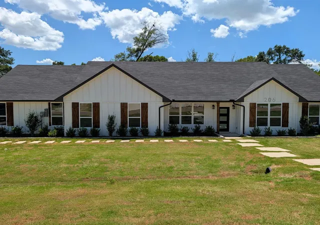 1st image of 206 Splitrail Dr, Kemp, TX 75143 | MLS# 18092241