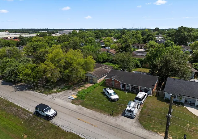 Photo 4 of Single family home for sale at 17110 Hall Shepperd Rd, Houston, TX 77049 | MLS# 10308495 | Listing updated on 2026-06-19